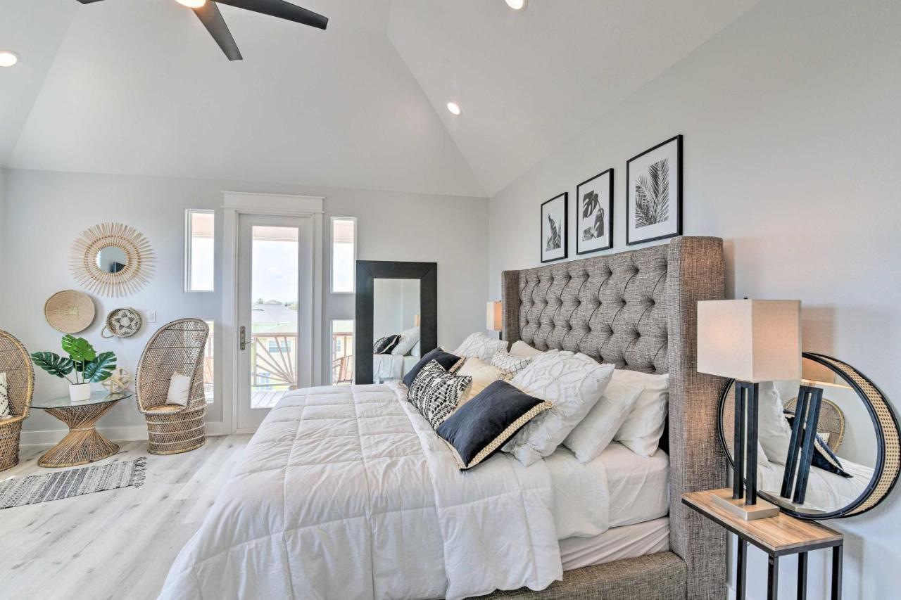 Chic Crystal Beach Escape With Deck - Walk To Beach! Bolivar Peninsula Zewnętrze zdjęcie
