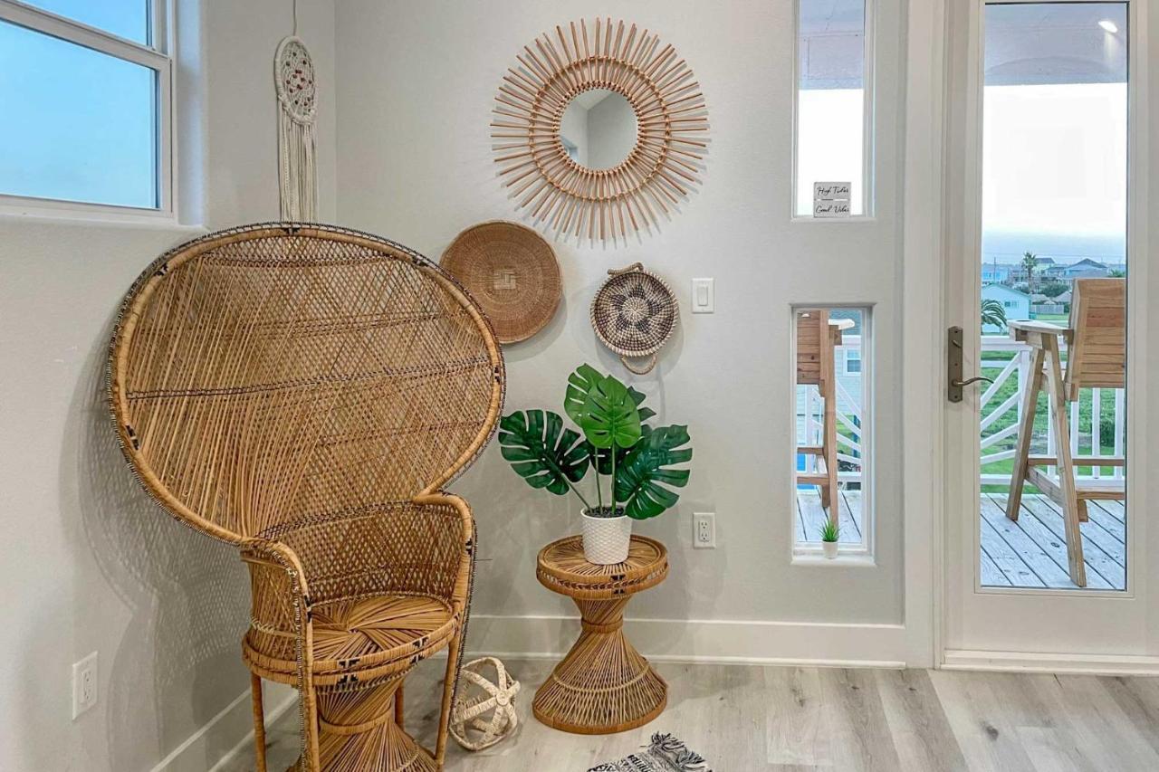 Chic Crystal Beach Escape With Deck - Walk To Beach! Bolivar Peninsula Zewnętrze zdjęcie