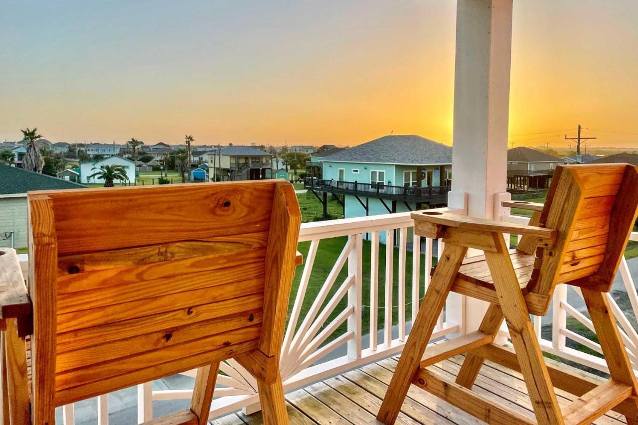 Chic Crystal Beach Escape With Deck - Walk To Beach! Bolivar Peninsula Zewnętrze zdjęcie